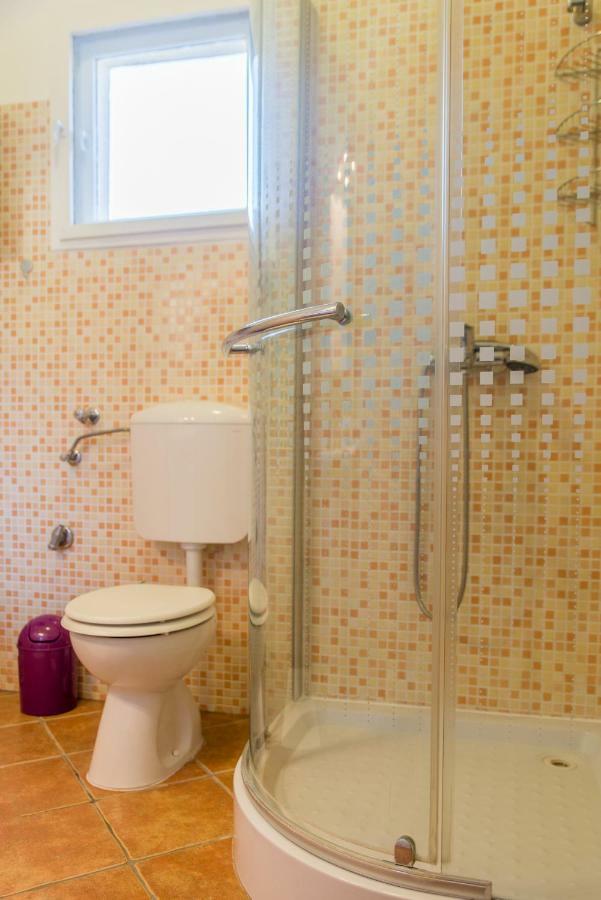 Apartment Tri Mudraca Karanac ภายนอก รูปภาพ